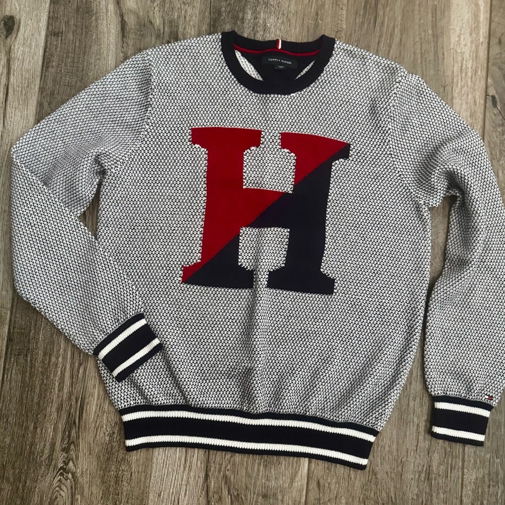 Tommy Hilfiger Varsity Men's Gray Sweater with Red and Black H Logo